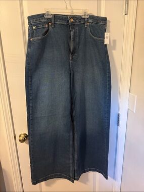 GAP Wide-Leg Jeans in Dark Blue Wash
